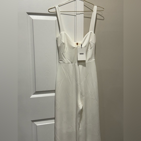 NOOKIE ROMANCE JUMPSUIT - WHITE in SZ S
$309.95 $190 - Picture 6 of 14